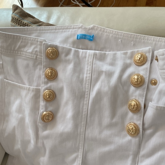 White J Mclaughlin jeans NWT with eight brass button snaps . Size 12 - Picture 2 of 6